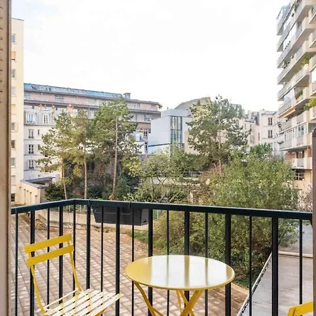 Daire Nice Spacious Nest In A Very Quiet *